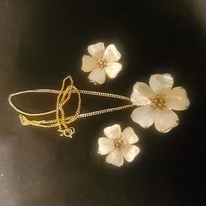 Mother of Pearl Flower Necklace and Cip on Earring Set
